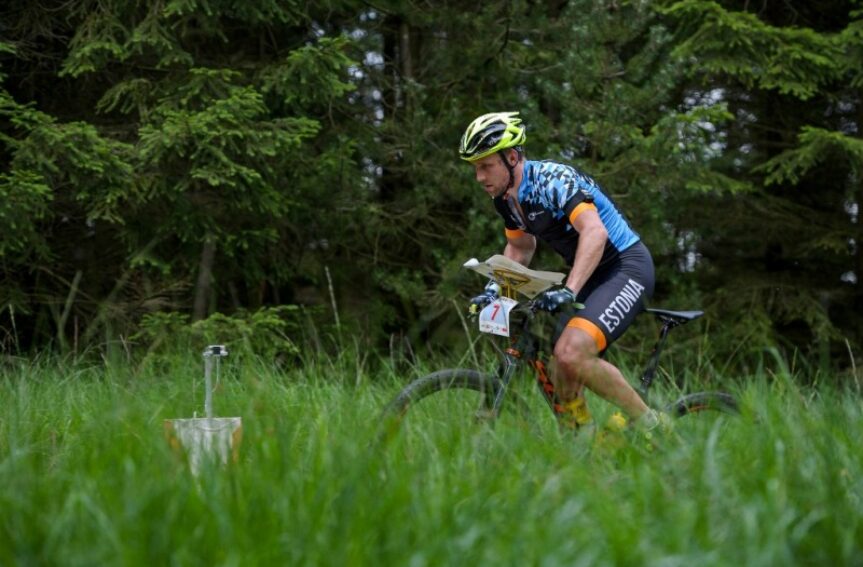 Lauri Malsroos ja Eleri Hirv võitsid Mapest Eesti rattaorienteerumise karikasarja